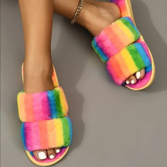 Colorful Fur Slides - Picture 4 of 4